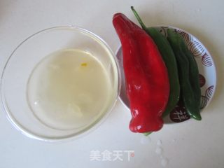 青红椒咸蛋白饼的做法步骤：1