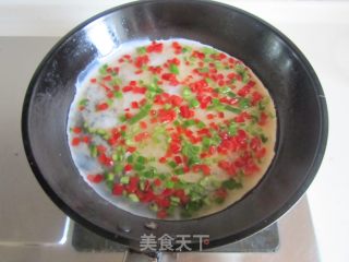 青红椒咸蛋白饼的做法步骤：5