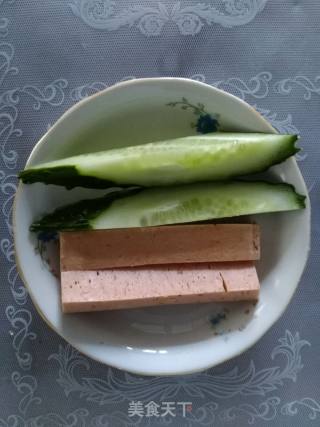 肉松紫菜包饭的做法步骤：2