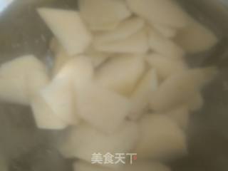 地三鲜的做法步骤：1