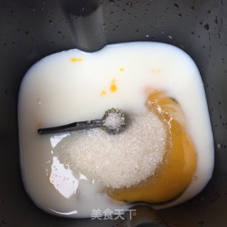 花朵豆沙面包的做法步骤：1