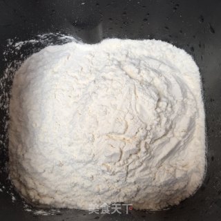 花朵豆沙面包的做法步骤：2