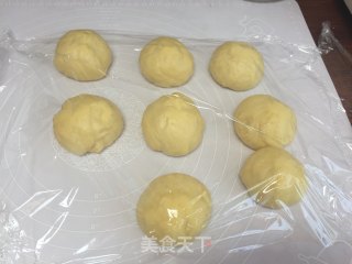 花朵豆沙面包的做法步骤：6