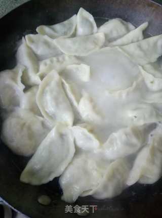 韭菜鸡蛋水饺的做法步骤：13