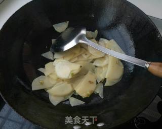 一个人的午餐——西红柿土豆盖浇饭的做法步骤：8