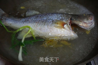 浇汁鲈鱼的做法步骤：3