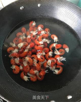 辣炒龙虾尾的做法步骤：2