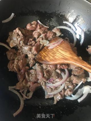 地道美味的干炒牛河的做法步骤：6