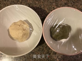 抹茶蛋黄酥的做法步骤：3