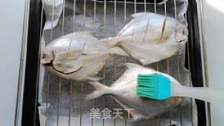 茶香熏鲳鱼的做法步骤：4