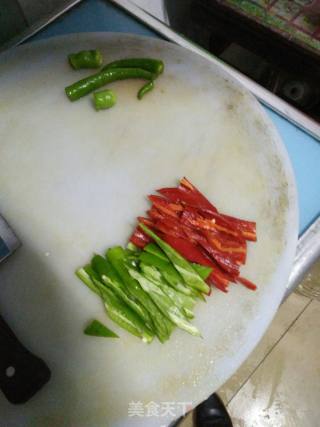 鲜辣干贝的做法步骤：1