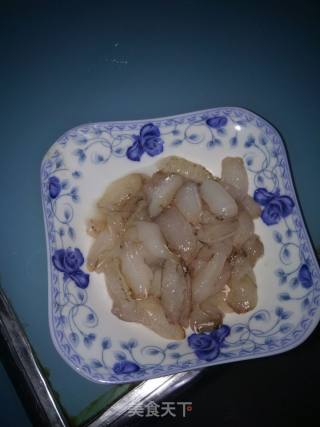 青椒炒蟹腿肉的做法步骤：1