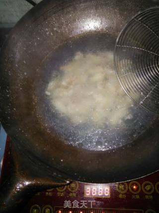青椒炒蟹腿肉的做法步骤：2