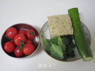 四喜烤麸色拉的做法步骤：1
