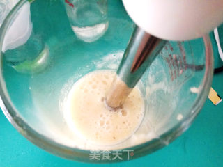 香蕉酸奶小冰棍的做法步骤：2