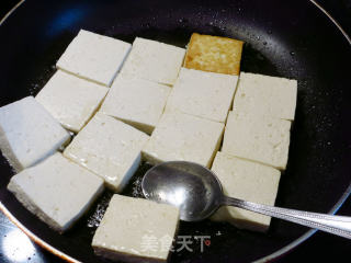蘑菇豆腐土豆煲的做法步骤：2
