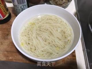简单版四季豆焖面的做法步骤：1