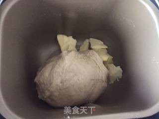 奶酪培根褐麦包的做法步骤：2