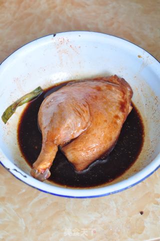 烤鸭芝士面包盏的做法步骤：1