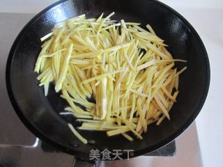 红椒炒薯丝的做法步骤：6