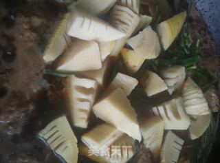 冬笋烧排骨的做法步骤：9