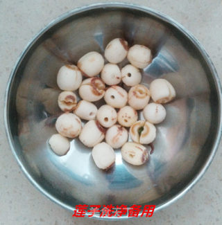 莲子大枣养生粥的做法步骤：1