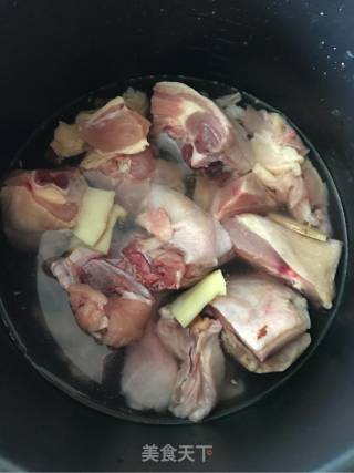 小鸡炖粉条的做法步骤：1
