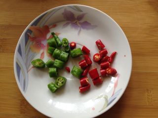 捞汁木耳的做法步骤：3