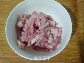 肉丝菜头炒饼的做法步骤：1