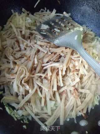肉丝菜头炒饼的做法步骤：7