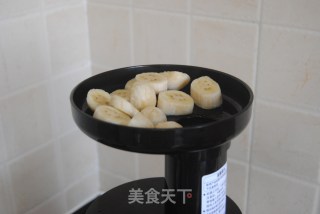 香蕉酸奶芒果夹心雪糕的做法步骤：2