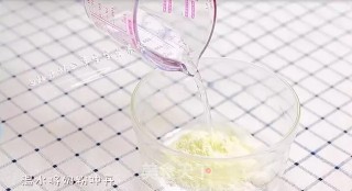 松软细腻玉米松饼—没长牙的宝宝也能吃的做法步骤：2