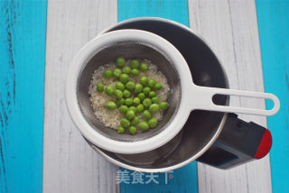 补蛋白质，补维生素【蛋黄豌豆米糊】的做法步骤：2