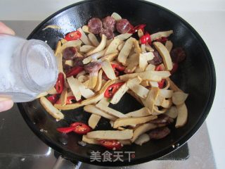 香肠韭菜炒香干的做法步骤：7