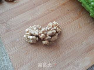 苦瓜苹果饮的做法步骤：2