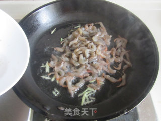 韭菜花炒河虾的做法步骤：3