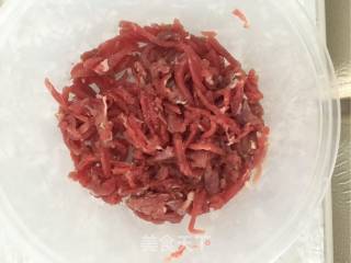 干煸牛肉丝的做法步骤：1