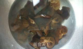 木耳鸡蛋炒丝瓜的做法步骤：3