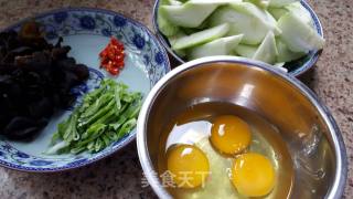 木耳鸡蛋炒丝瓜的做法步骤：7
