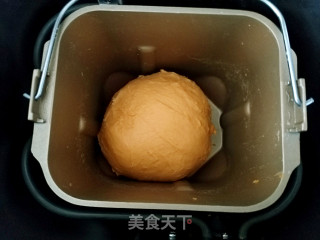 胡萝卜软欧包的做法步骤：1