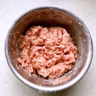 熏豆腐皮肉卷的做法步骤：1