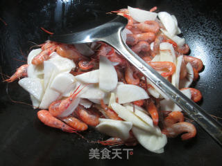 茭白炒河虾的做法步骤：5
