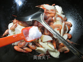 茭白炒河虾的做法步骤：7