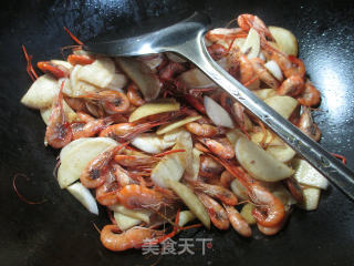茭白炒河虾的做法步骤：9