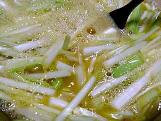 韭菜黄煎鸡蛋的做法步骤：4