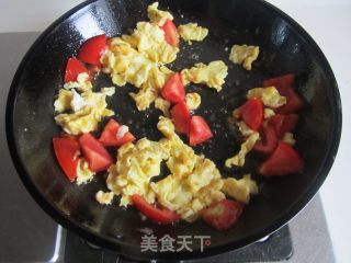 荆芥西红柿鸡蛋面的做法步骤：6