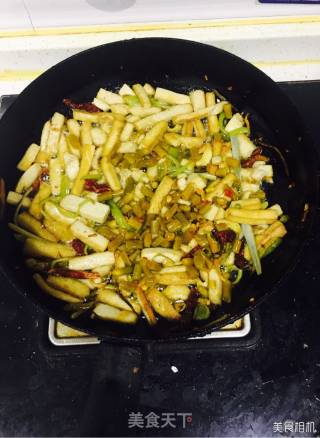 酸豆角炒豆腐的做法步骤：7
