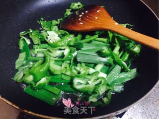 蒜苗炒猪肝的做法步骤：9