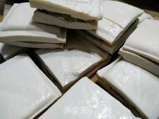 鱼胶酿豆腐干的做法步骤：7