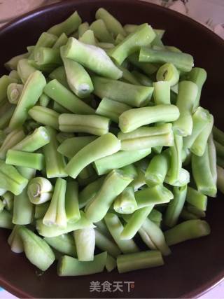 四季豆炒肉丝的做法步骤：1